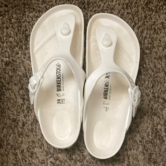 EUC Birkenstock white sandals Sz 38 - Picture 1 of 3